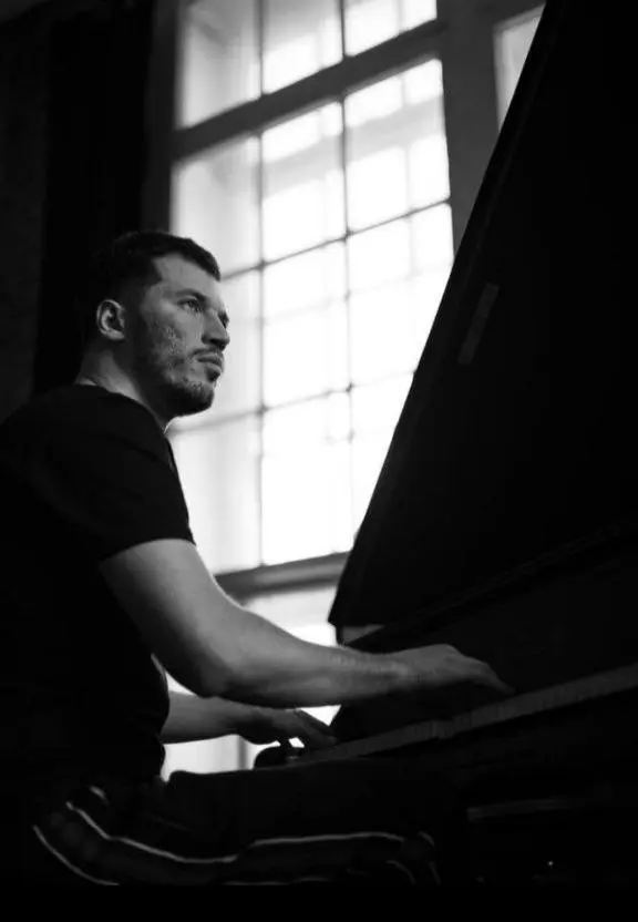 Alex Kontsov working on new track in the Piano House genre